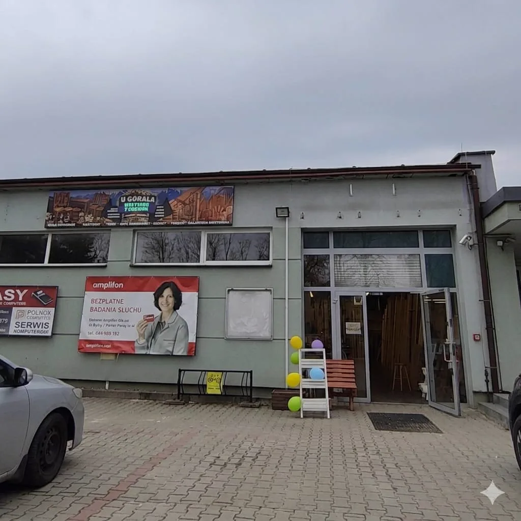 Wejście do sklepu U Górala przy Marcina Bylicy 1 w Olkuszu